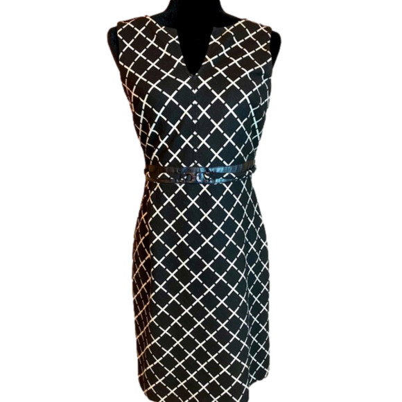 Ann Taylor Dresses & Skirts - Ann Taylor sleeveless diamond print dress